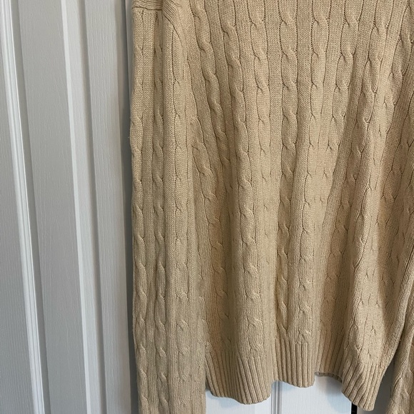 Cozy, comfortable, Ralph Lauren beige v-neck silk/cashmere sweater. - Picture 5 of 6